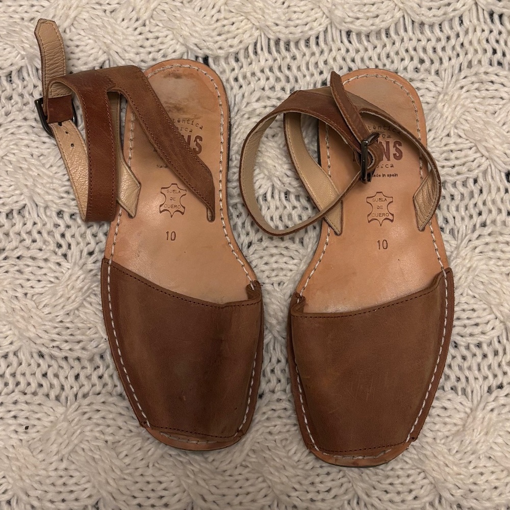 Pons Avaras classic style with strap